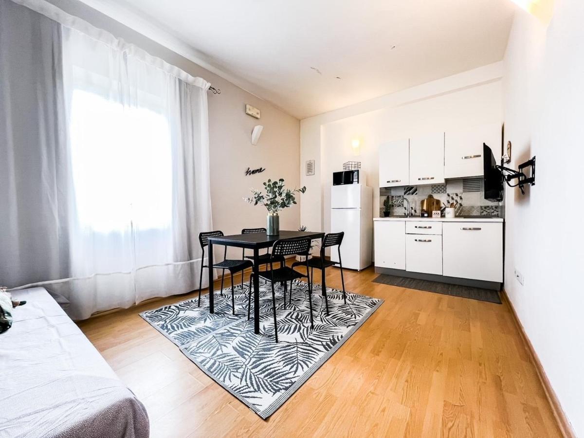 Mameli 04 Apartman Olbia Kültér fotó